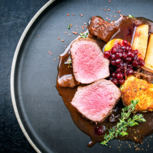 Mijoté de chevreuil sauvage & français grand veneur avec ses pommes de terre grenailles