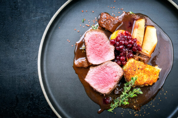 Mijoté de chevreuil sauvage & français grand veneur avec ses pommes de terre grenailles