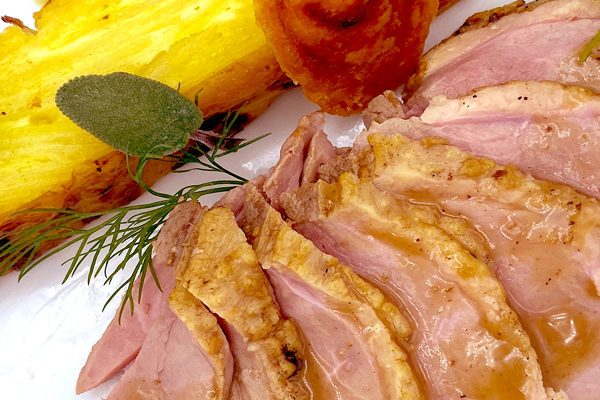 Onglet de veau, crémé aux cèpes & millefeuille de pomme de terre.
