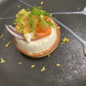 Financier et mousse de St Jacques, légumes et crevette